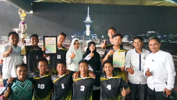 MAN 1 ACEH TENGAH JUARA VOLLY PIALA STIKMAT
