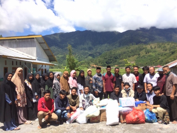 MAN 1 Aceh Tengah Salurkan Bantuan kepada Korban Kebakaran di Bintang